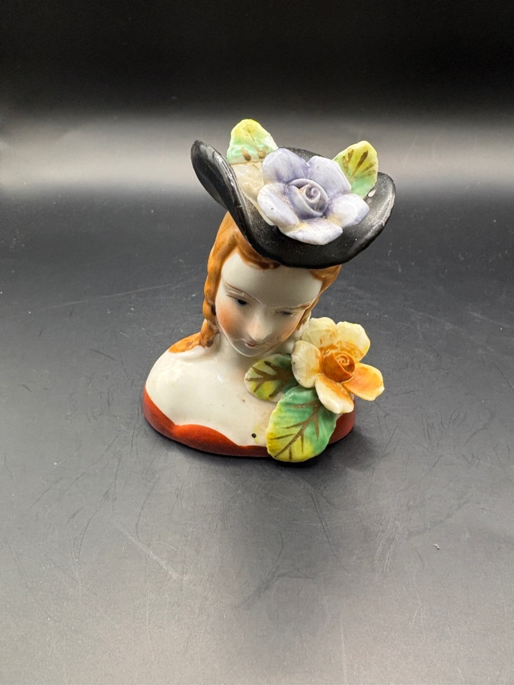 Vintage Lady With Flowers Figurine Made in Occupied Japan - Picture 2 of 6